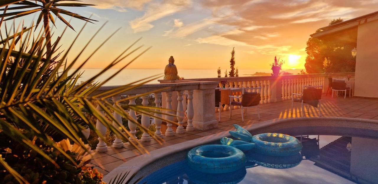 Ashram Villa Sunshine Sitges Exteriér fotografie