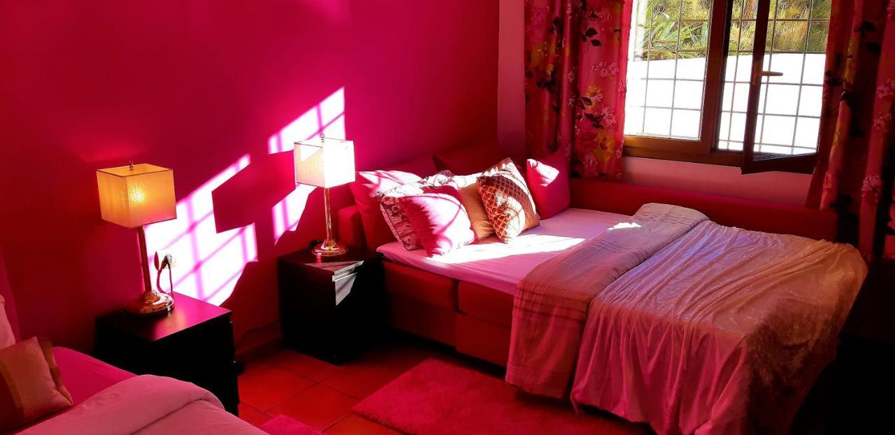 Ashram Villa Sunshine Sitges Exteriér fotografie